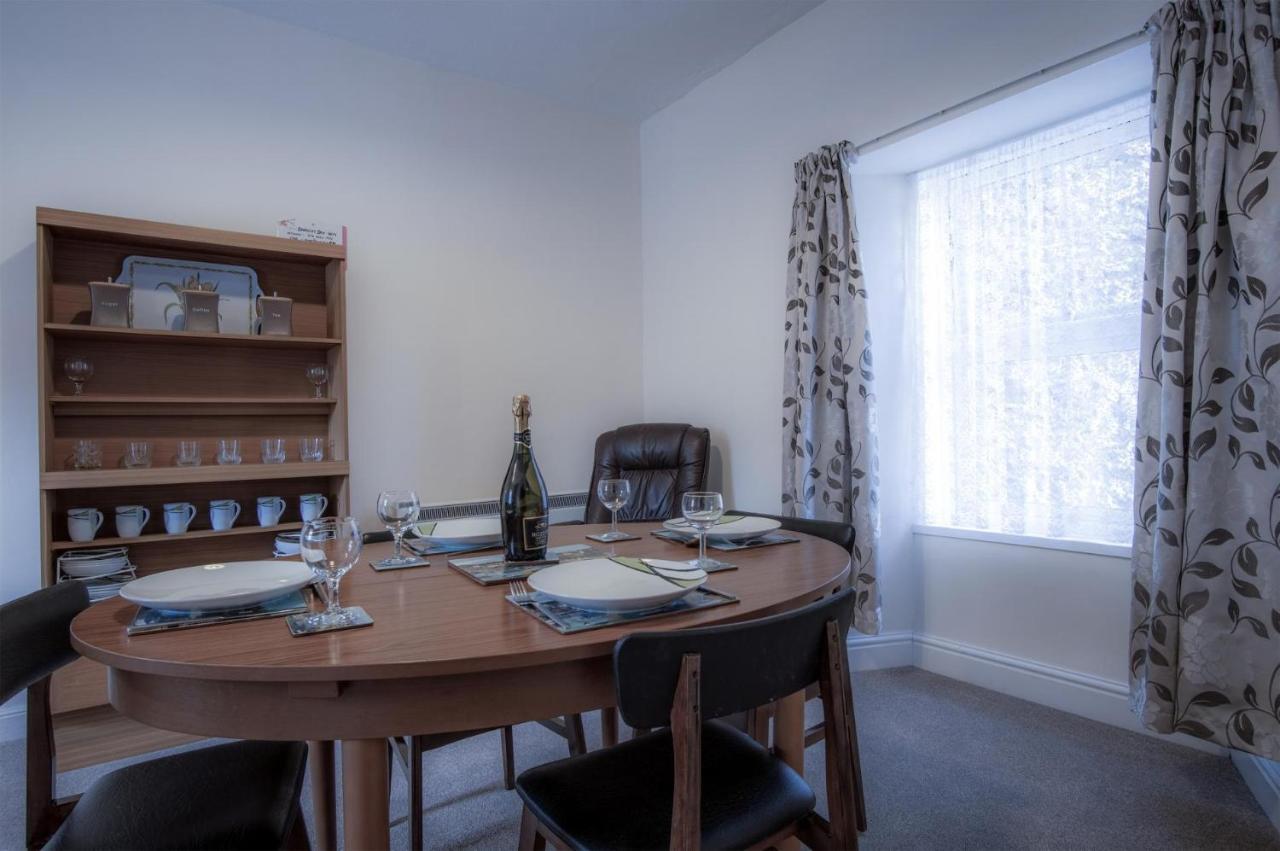 Dragons Den - 2 Bedroom Apartment - Tenby Exterior foto